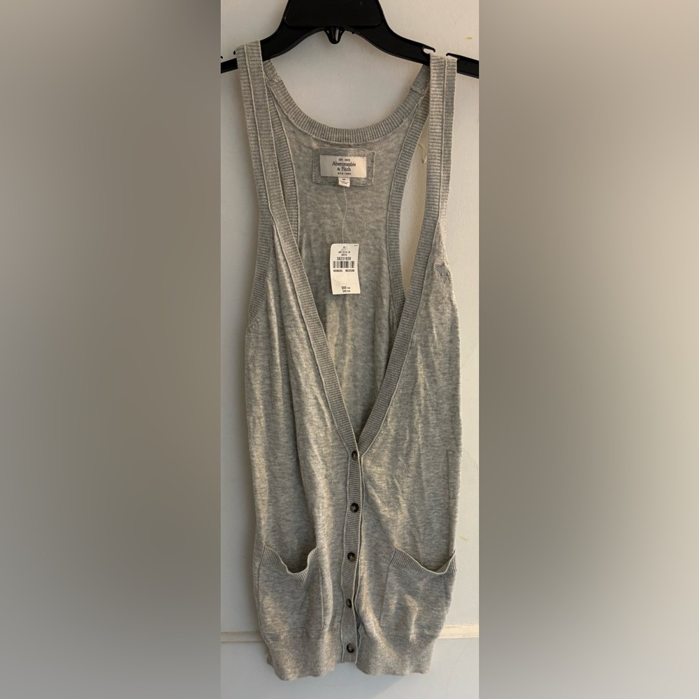 Abercrombie & Fitch Vintage Gray Sleeveless Sweater Vest Size Medium NWT